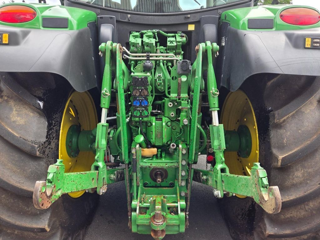 Tracteur chargeur JOHN DEERE 6145R - photo slide 13