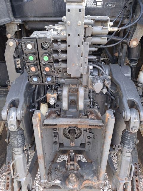 Tracteur VALTRA T144H - photo slide 7