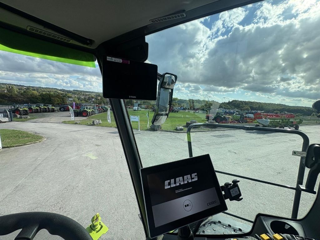 Moissonneuse CLAAS TRION 730 - photo slide 11