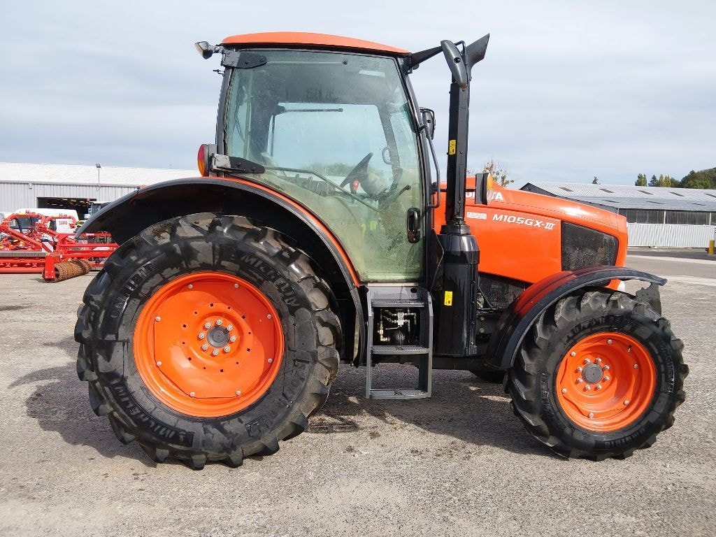Tracteur KUBOTA M105 GX-III - photo slide 1
