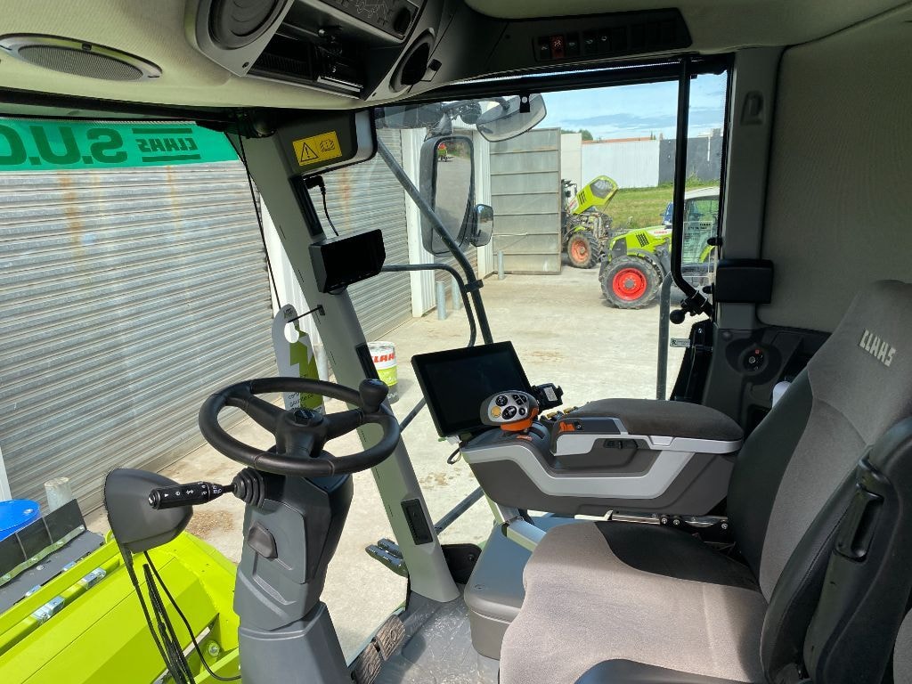 Moissonneuse CLAAS LEXION 6800 2RM - photo slide 6