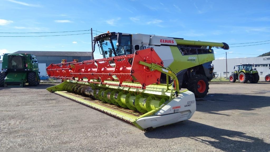 Moissonneuse CLAAS LEXION 8700 - photo slide 13