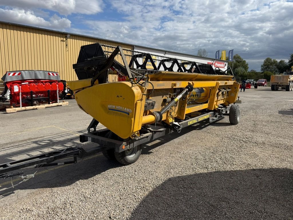 Moissonneuse NEW HOLLAND CX 7.90 - photo slide 9