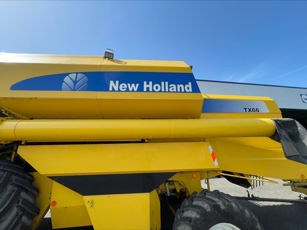 Moissonneuse NEW HOLLAND TX 66  - photo slide 13