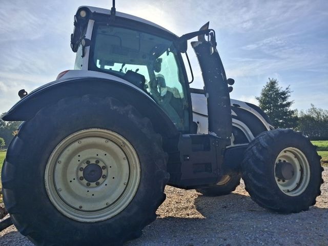 Tracteur VALTRA T144A - photo slide 4