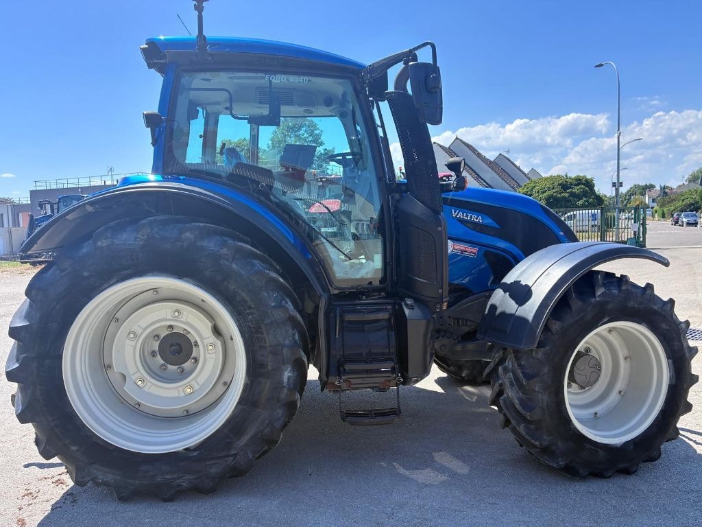 Tracteur VALTRA N 154 - photo slide 4