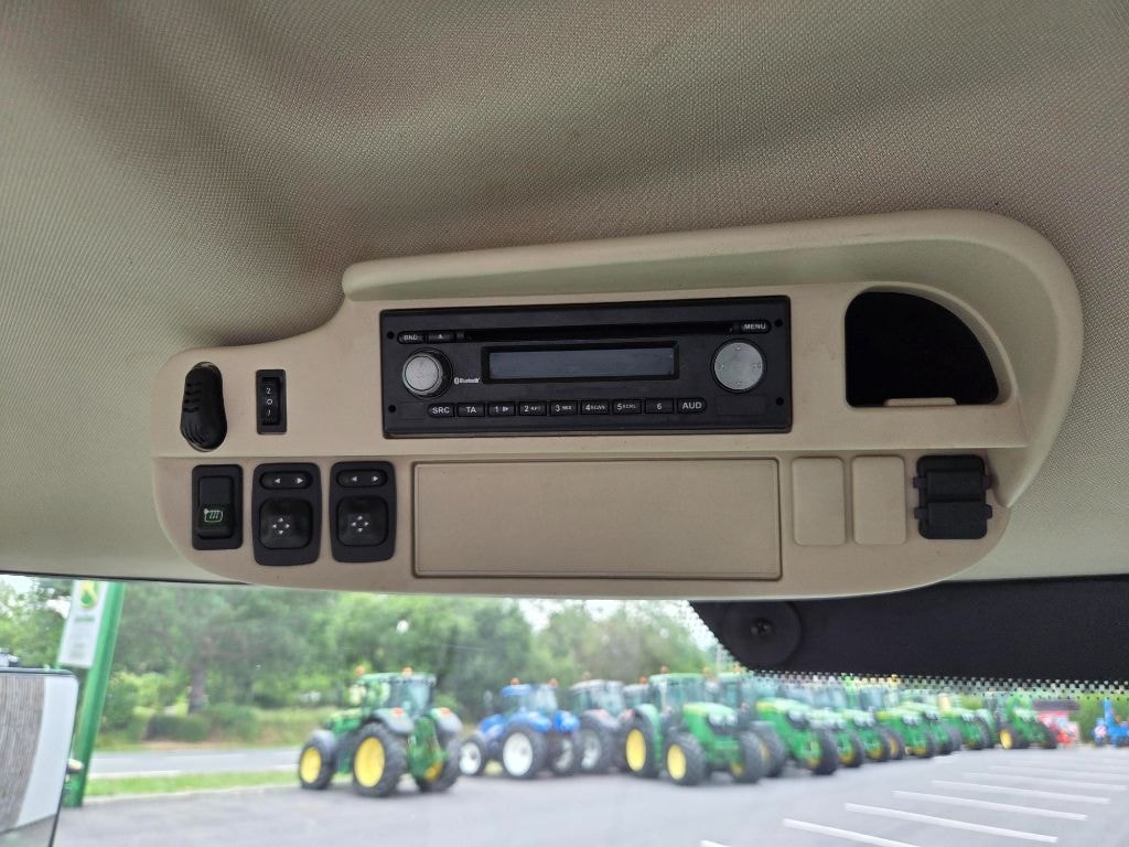 Tracteur chargeur JOHN DEERE 6145R - photo slide 25