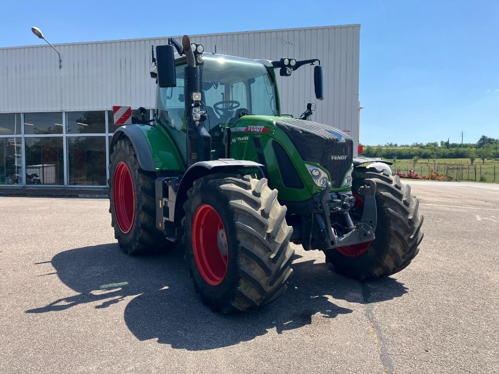 Tracteur FENDT 724 VARIO PROFI + - photo slide 3