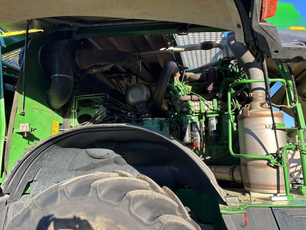 Ensileuse JOHN DEERE 8500 - photo slide 17