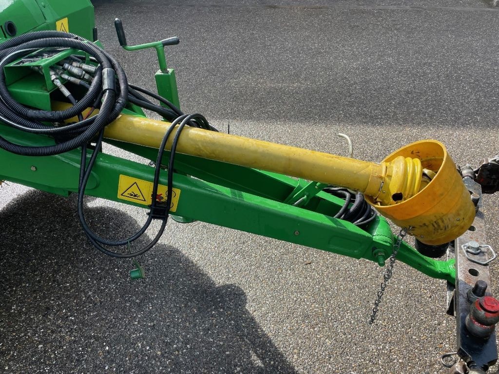 Presse balles rondes JOHN DEERE 572 - photo slide 17