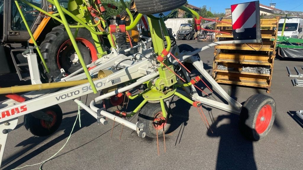 Faneuse CLAAS VOLTO 900 T - photo slide 12