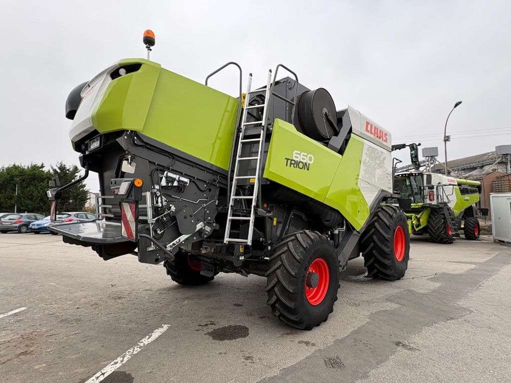 Moissonneuse CLAAS TRION 660 - photo slide 7