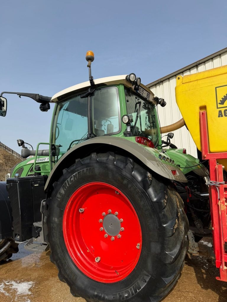 Tracteur FENDT 720 VARIO - photo slide 4