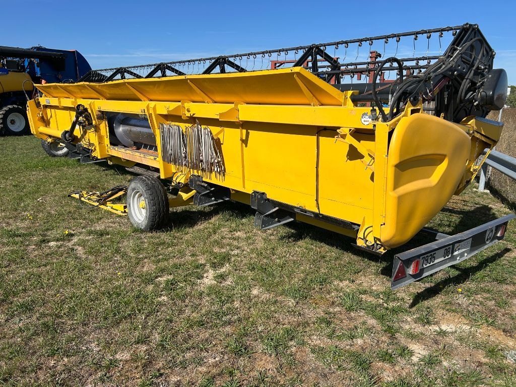Moissonneuse NEW HOLLAND CR 9070 - photo slide 16