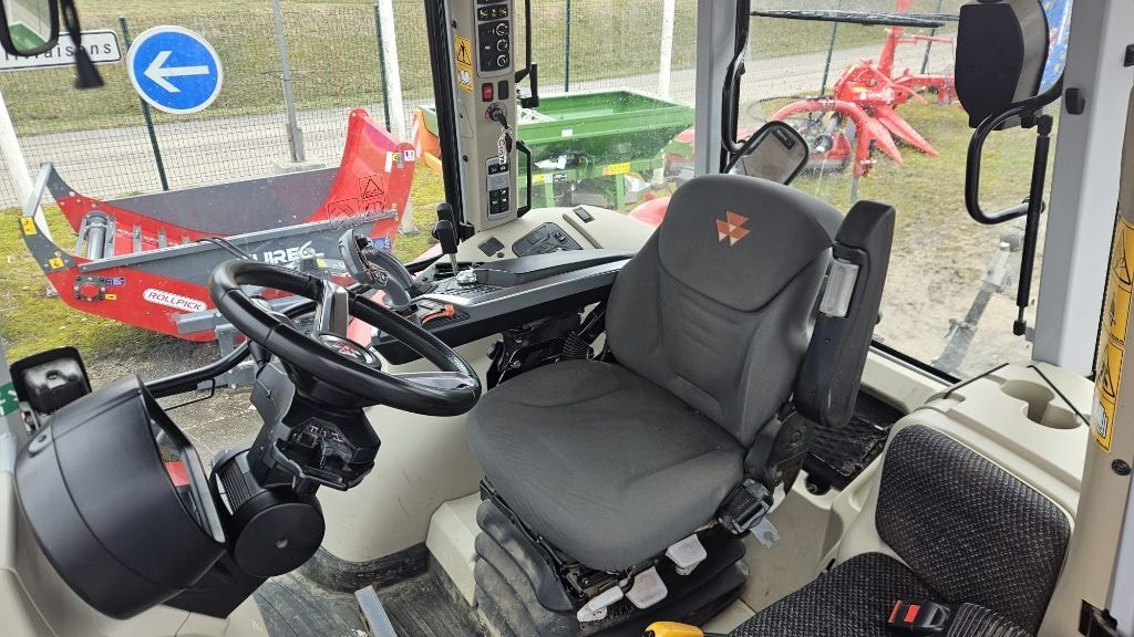 Tracteur MASSEY FERGUSON 5S.145 - photo slide 6