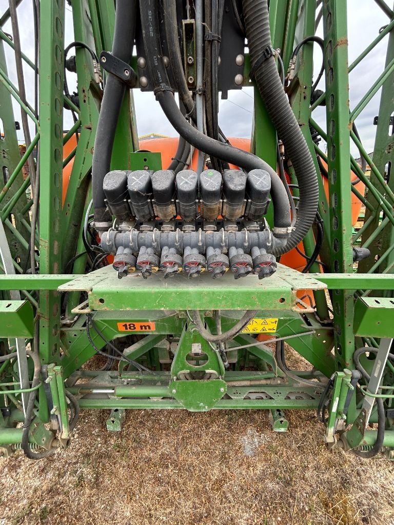 Pulverisateur AMAZONE UF 901 - photo slide 8