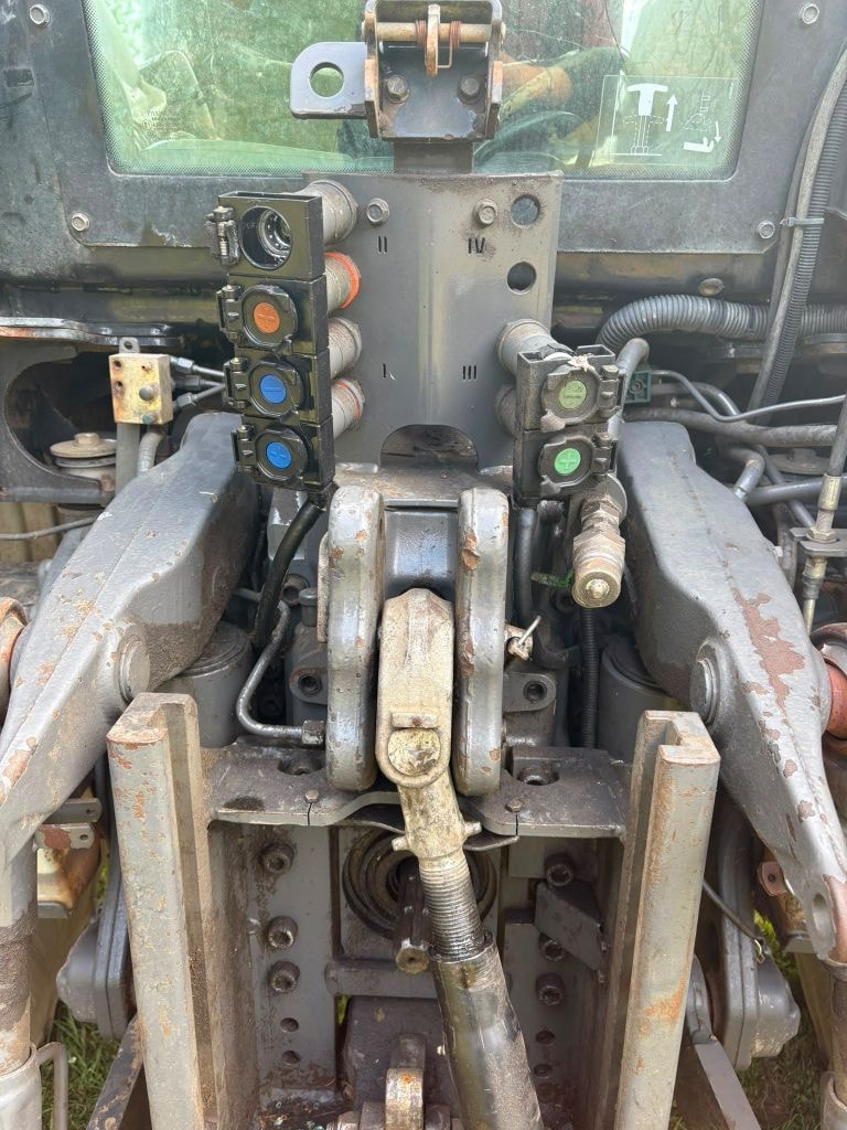 Tracteur VALTRA N113H5 - photo slide 12