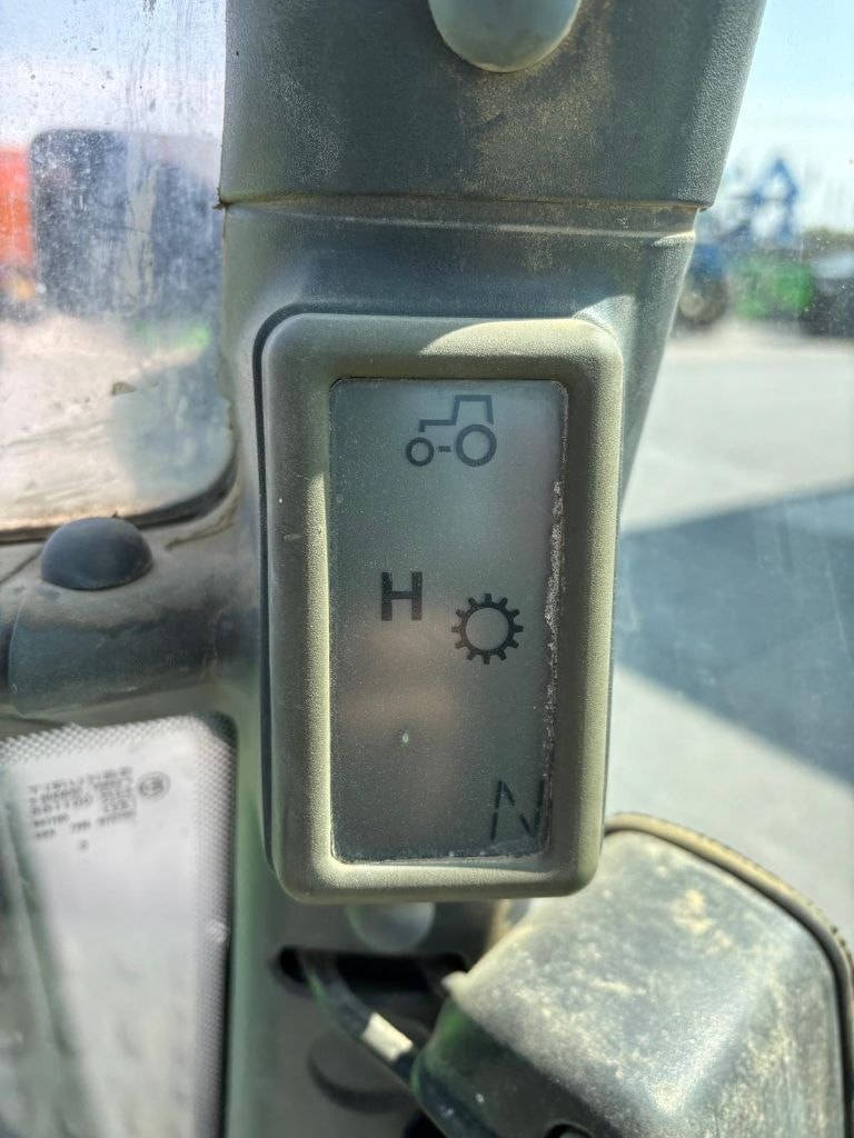 Tracteur DEUTZ FAHR AGROTRON 165.7 - photo slide 24