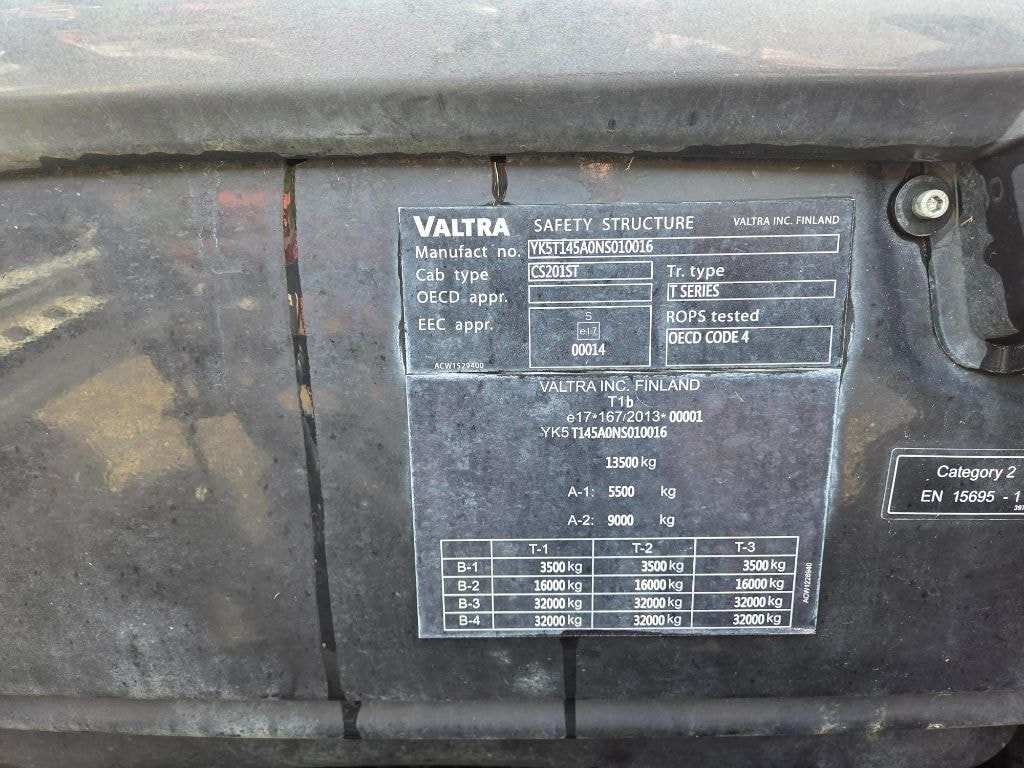 Tracteur chargeur VALTRA T145 ACTIVE - photo slide 4