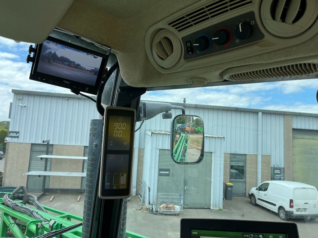 Pulverisateur automoteur JOHN DEERE R4040i - photo slide 15