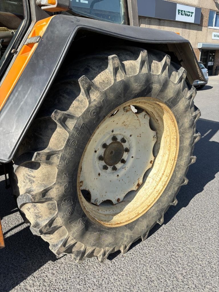 Tracteur RENAULT 103-14 - photo slide 20