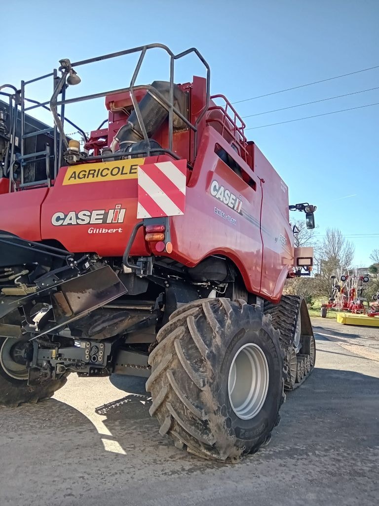 Moissonneuse CASE IH AXIAL-FLOW 8250 - photo slide 2