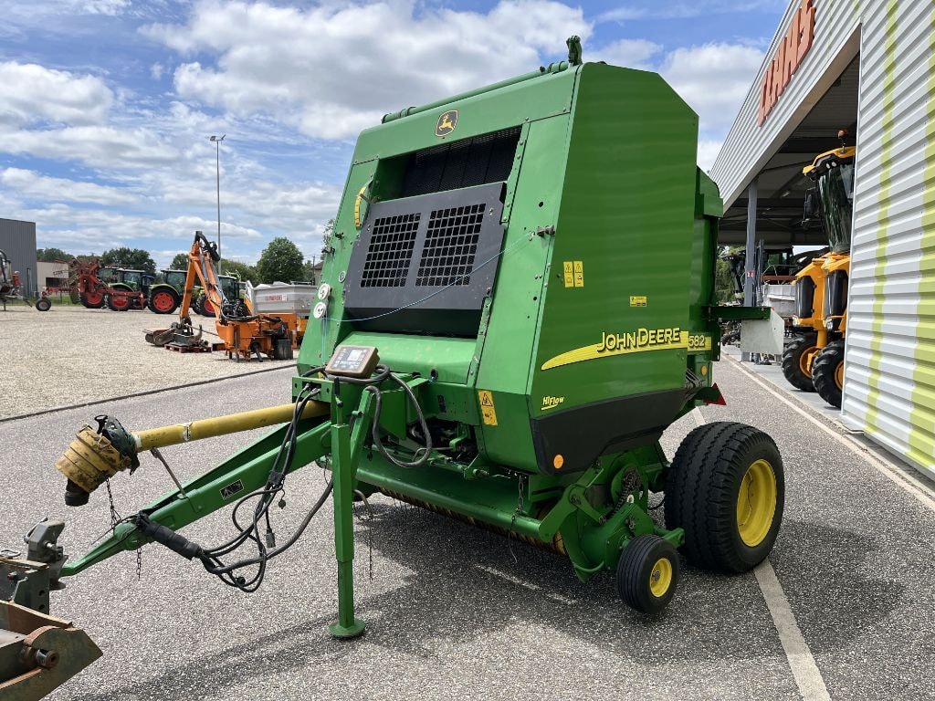 Presse balles rondes JOHN DEERE 582 - photo slide 6