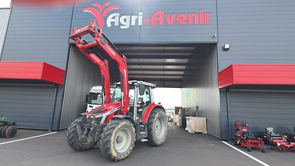 Tracteur MASSEY FERGUSON 5S.145 EFFICIENT - photo slide 1