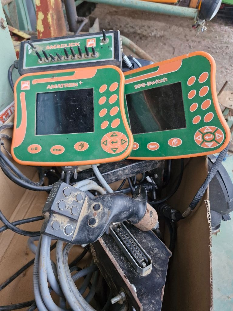 Pulverisateur AMAZONE Ux4200 - photo slide 13