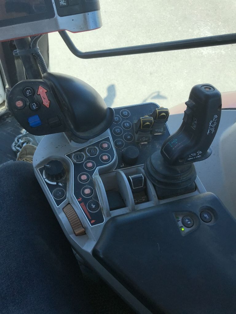 Tracteur KUBOTA M 7151 PREMIUM  - photo slide 10