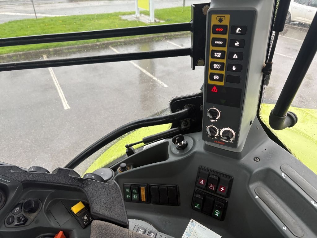 Tracteur CLAAS ARION 620 CMATIC - photo slide 12