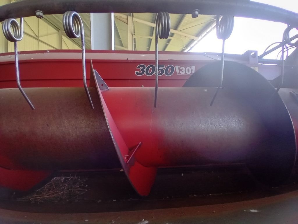 Moissonneuse CASE IH AXIAL-FLOW 8250 - photo slide 8