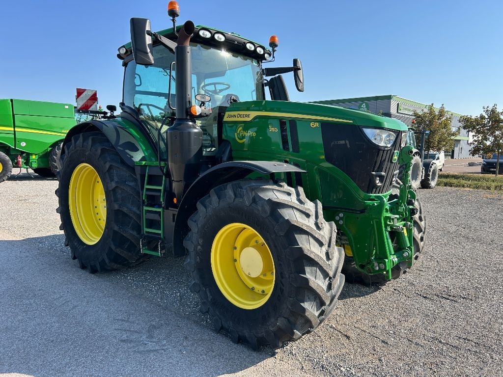 Tracteur JOHN DEERE 6R250 - photo slide 3