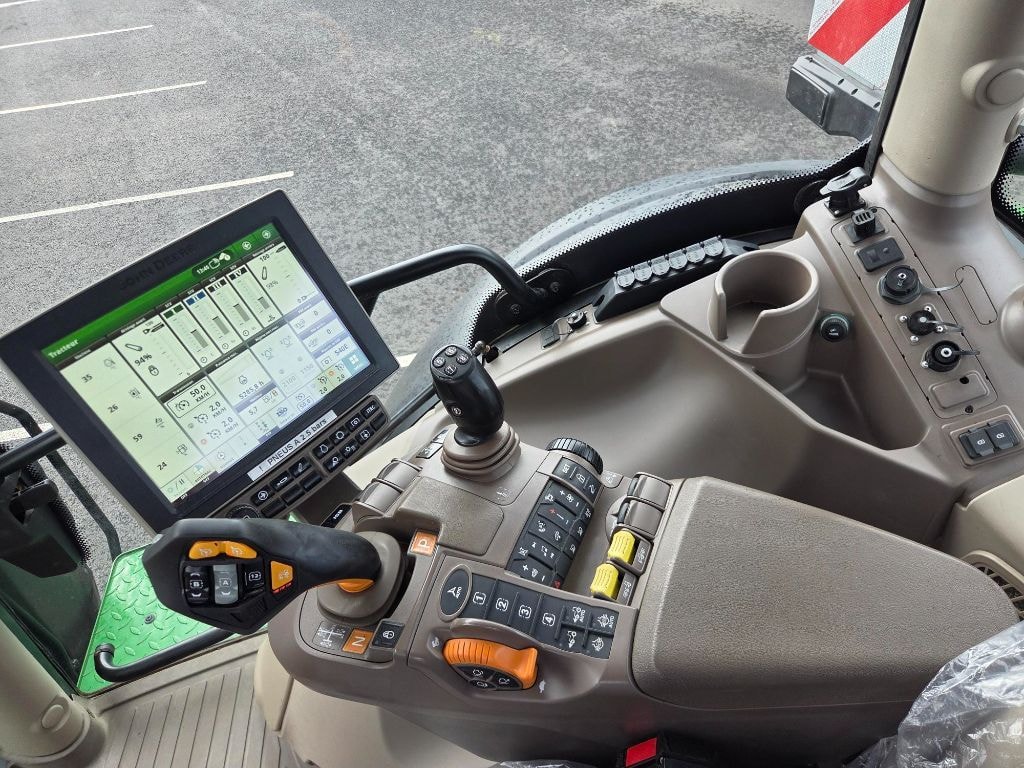 Tracteur JOHN DEERE 6250R - photo slide 29
