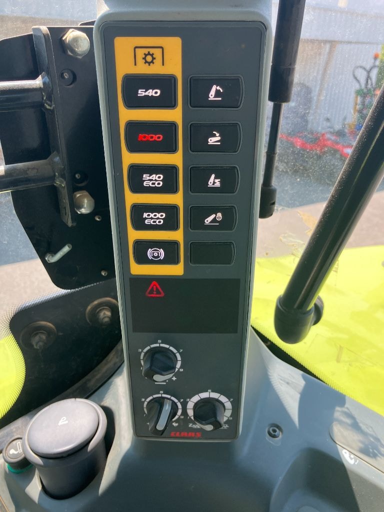 Tracteur CLAAS ARION 650 CIS+ - photo slide 13