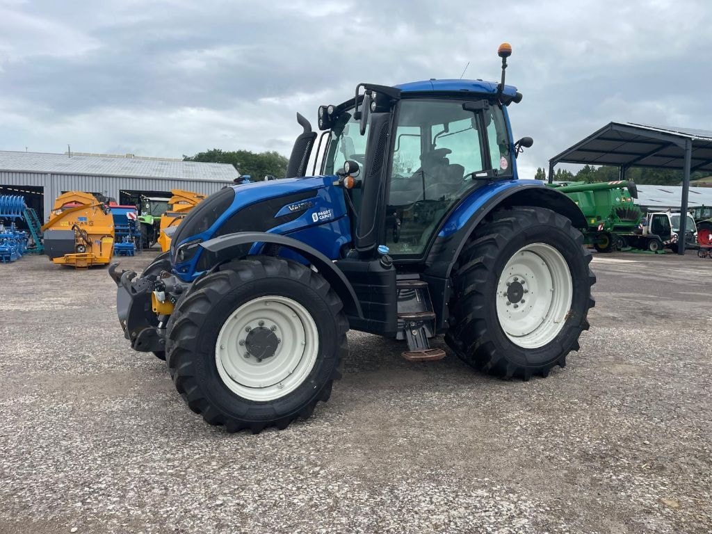 Tracteur VALTRA N 154 V - photo slide 12