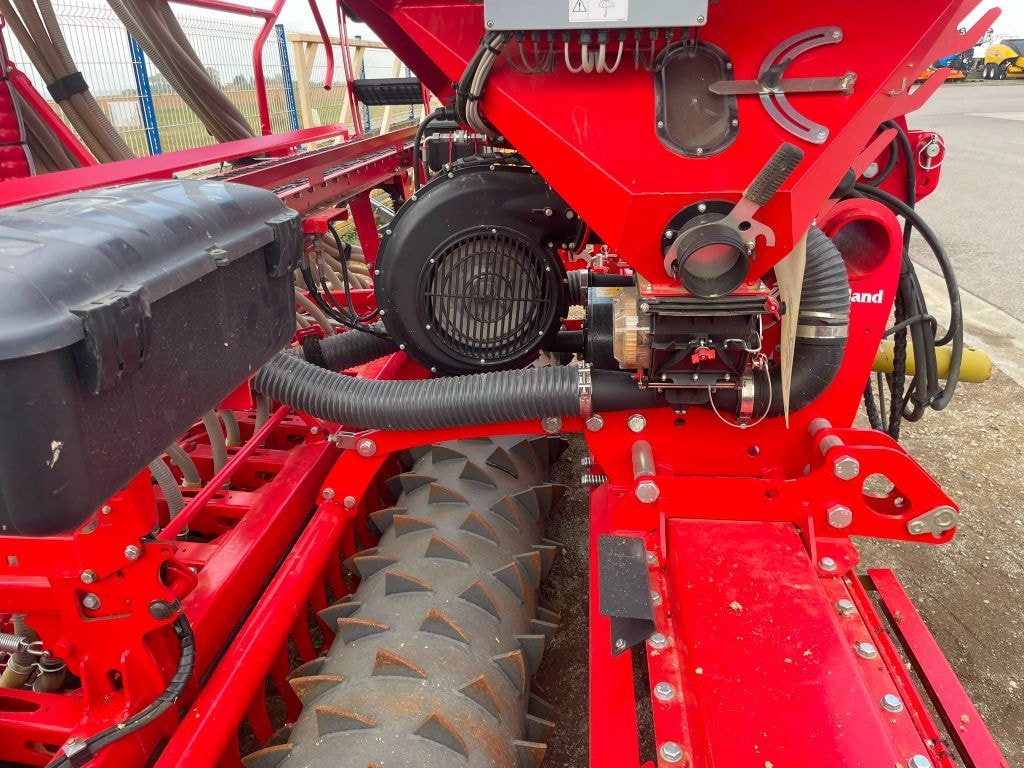 Combine de Semis KVERNELAND E-DRILL MAXI PLUS - photo slide 5
