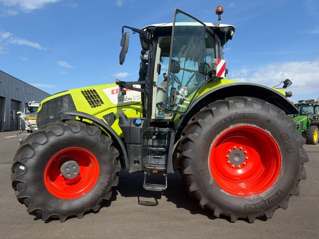 Tracteur CLAAS Axion 850 - photo slide 3