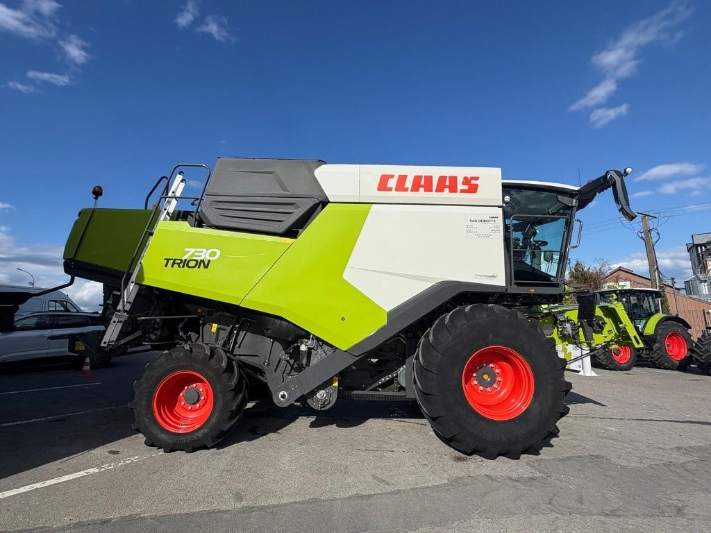 Moissonneuse CLAAS TRION 730 - photo slide 8