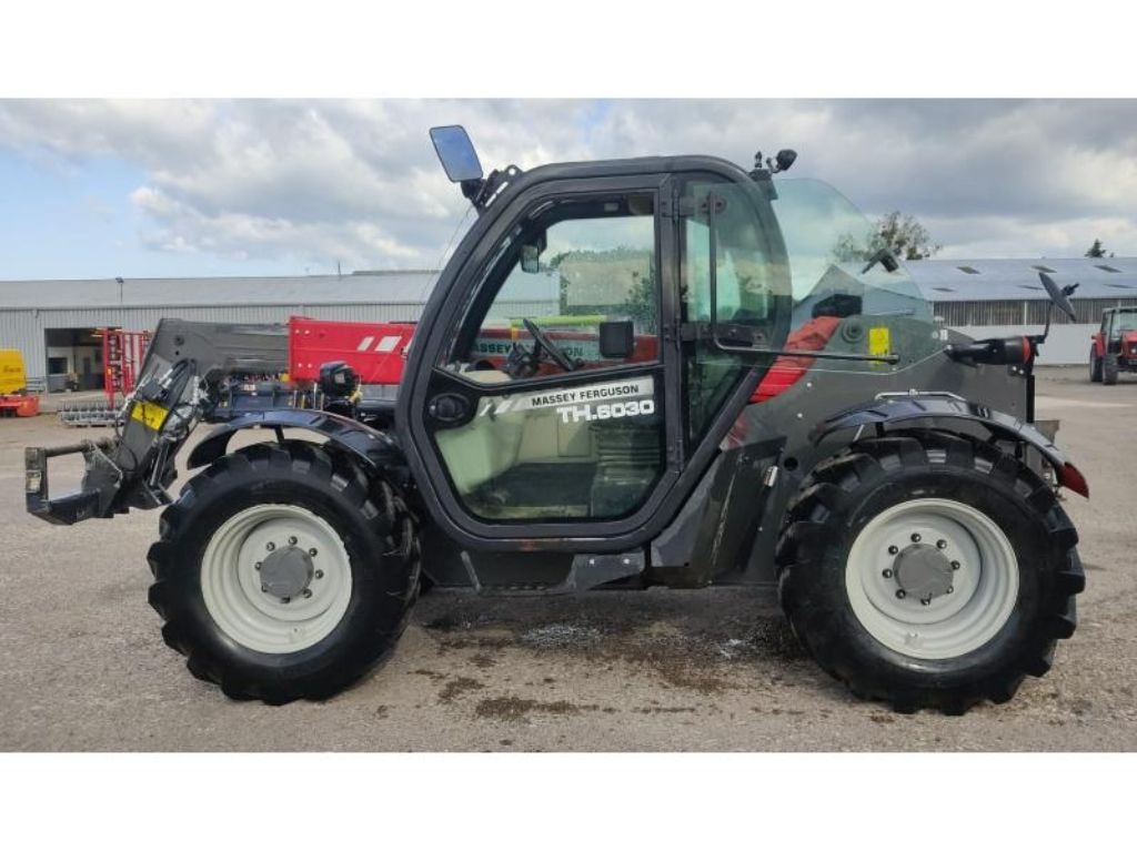 Telescopique MASSEY FERGUSON TH 6030 - photo slide 12