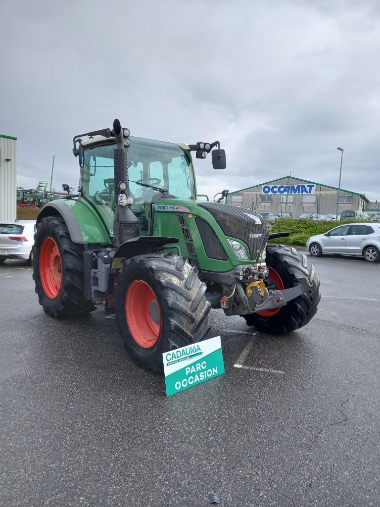 Tracteur FENDT 716 VARIO PROFI SCR  - photo slide 2