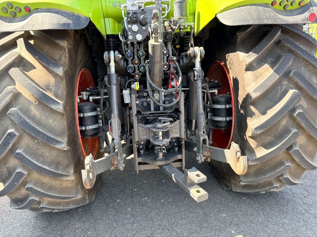 Tracteur CLAAS AXION 800 CMATIC - photo slide 11