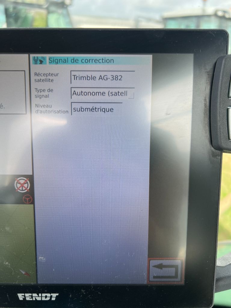 Tracteur FENDT 724 VARIO PROFI + - photo slide 13