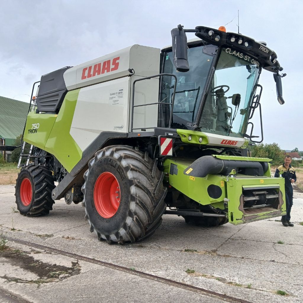Moissonneuse CLAAS Trion 750 - photo slide 2