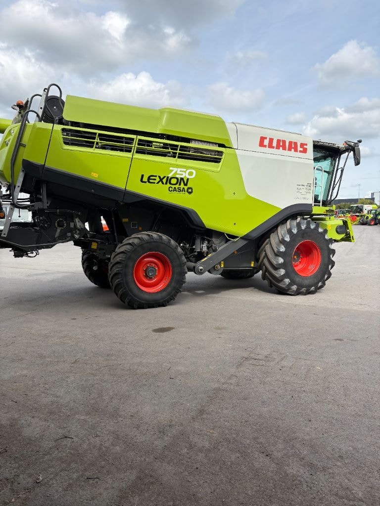 Moissonneuse CLAAS LEXION 750 - photo slide 46