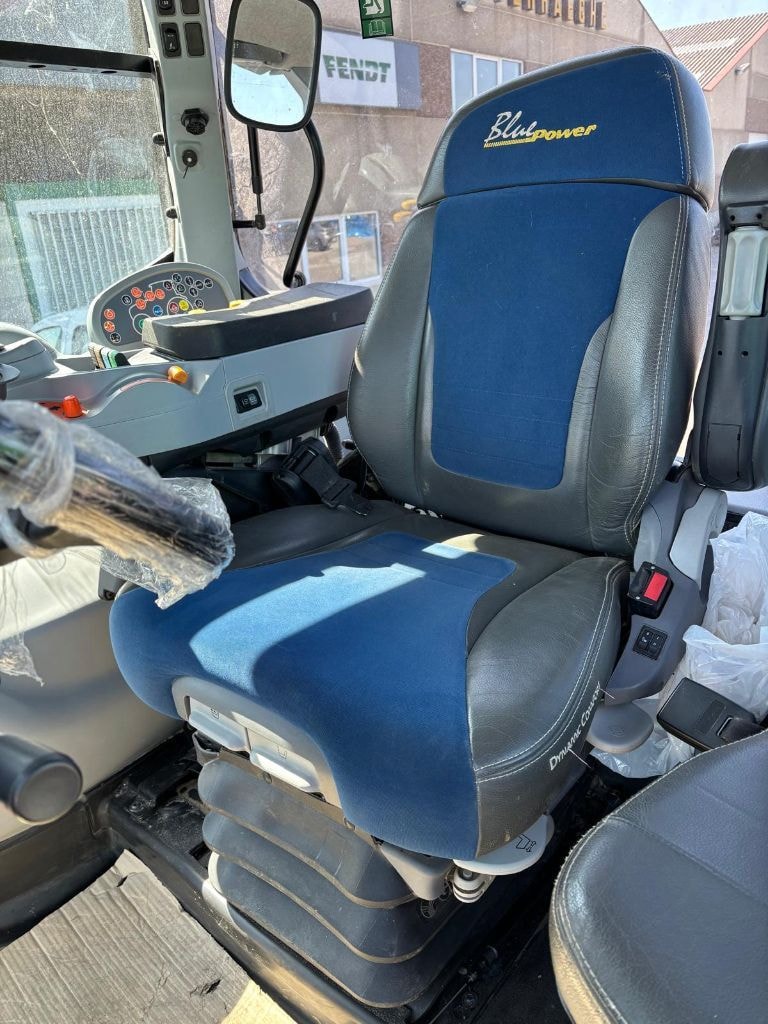 Tracteur NEW HOLLAND T7-315 - photo slide 22