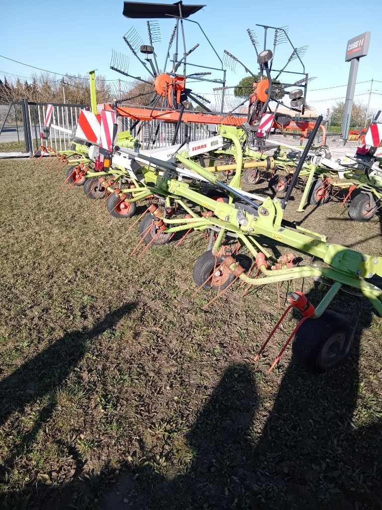 Faneuse CLAAS VOLTO 800 - photo slide 2