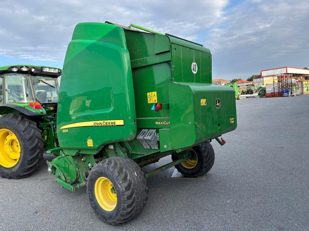 Presse balles rondes JOHN DEERE 864 MAXICUT 13 COUTEAUX - photo slide 3