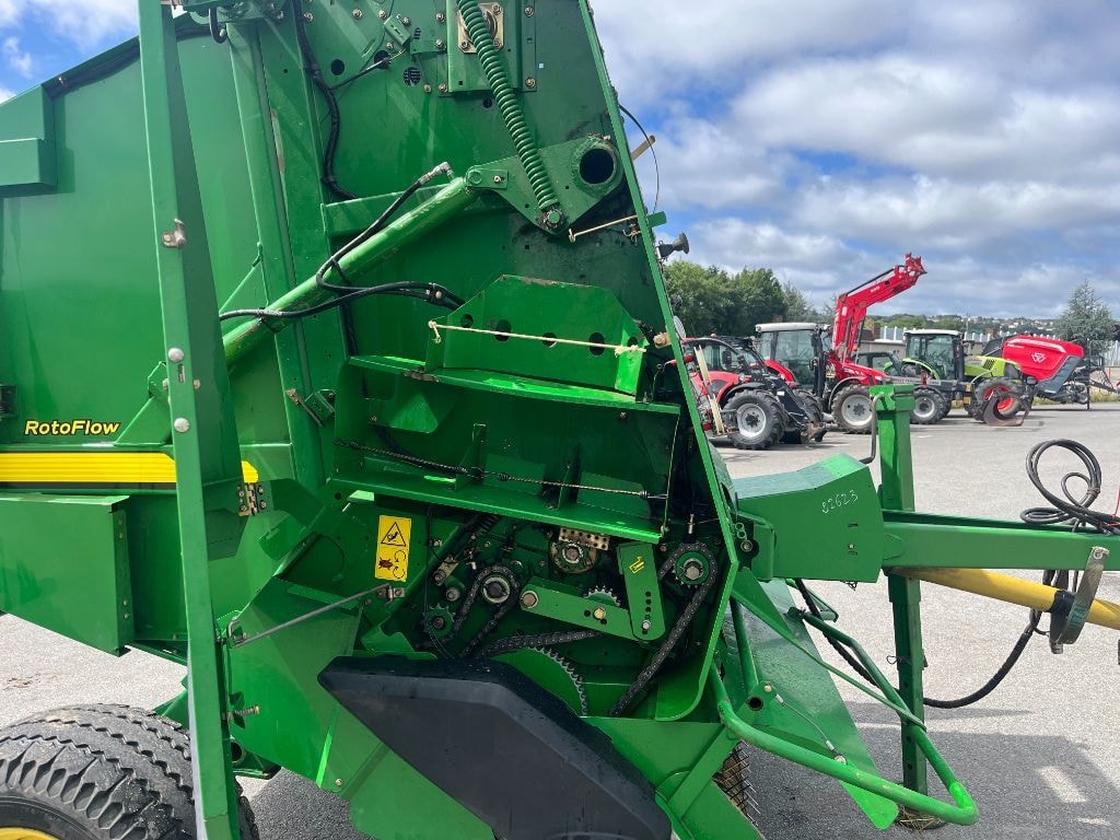 Presse balles rondes JOHN DEERE 582 - photo slide 21