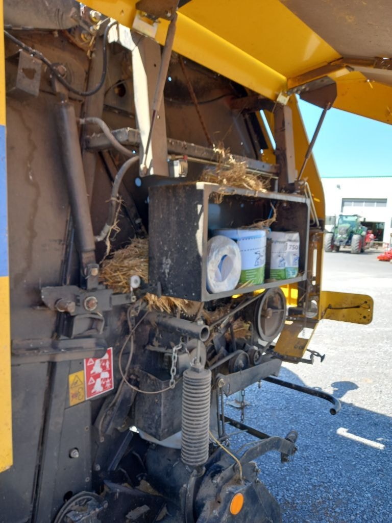 Presse balles rondes NEW HOLLAND BR 7060 - photo slide 14